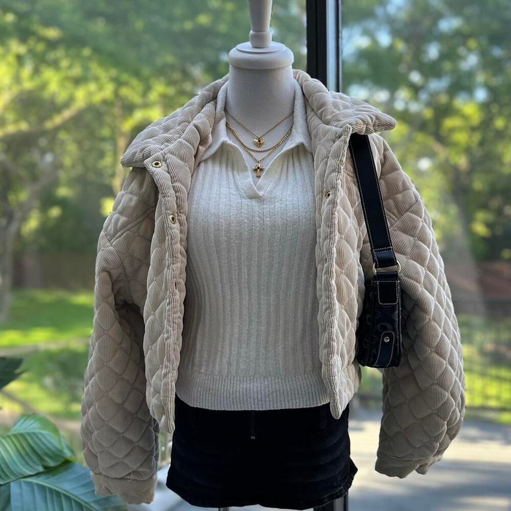 Willow & Wind White Ribbed Collared Knit Top